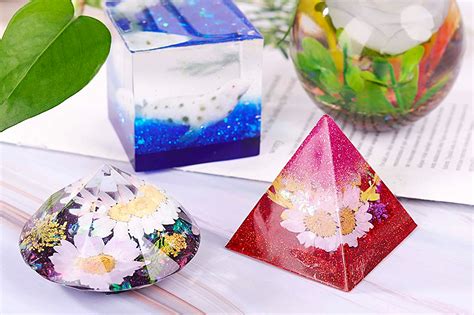 how to make epoxy resin art and why it's the future of craft